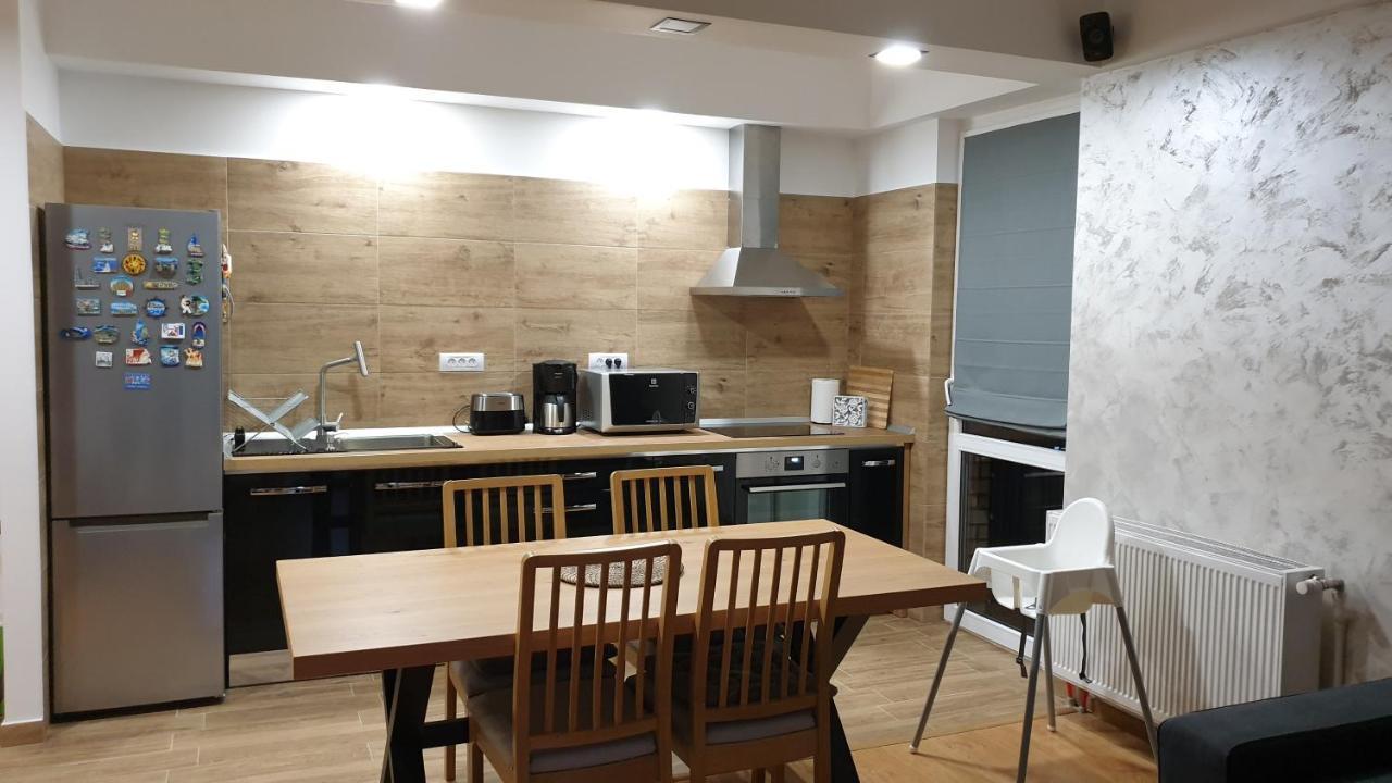 Criss Apartament Σινάια Εξωτερικό φωτογραφία