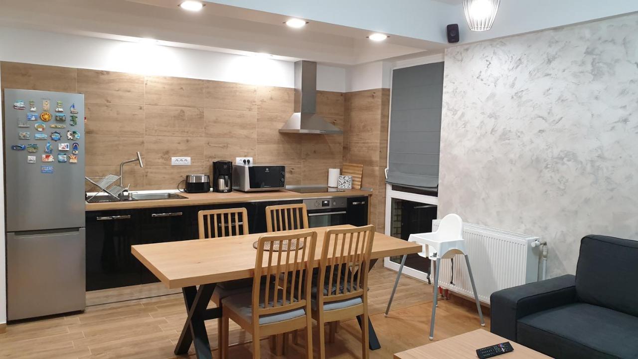 Criss Apartament Σινάια Εξωτερικό φωτογραφία