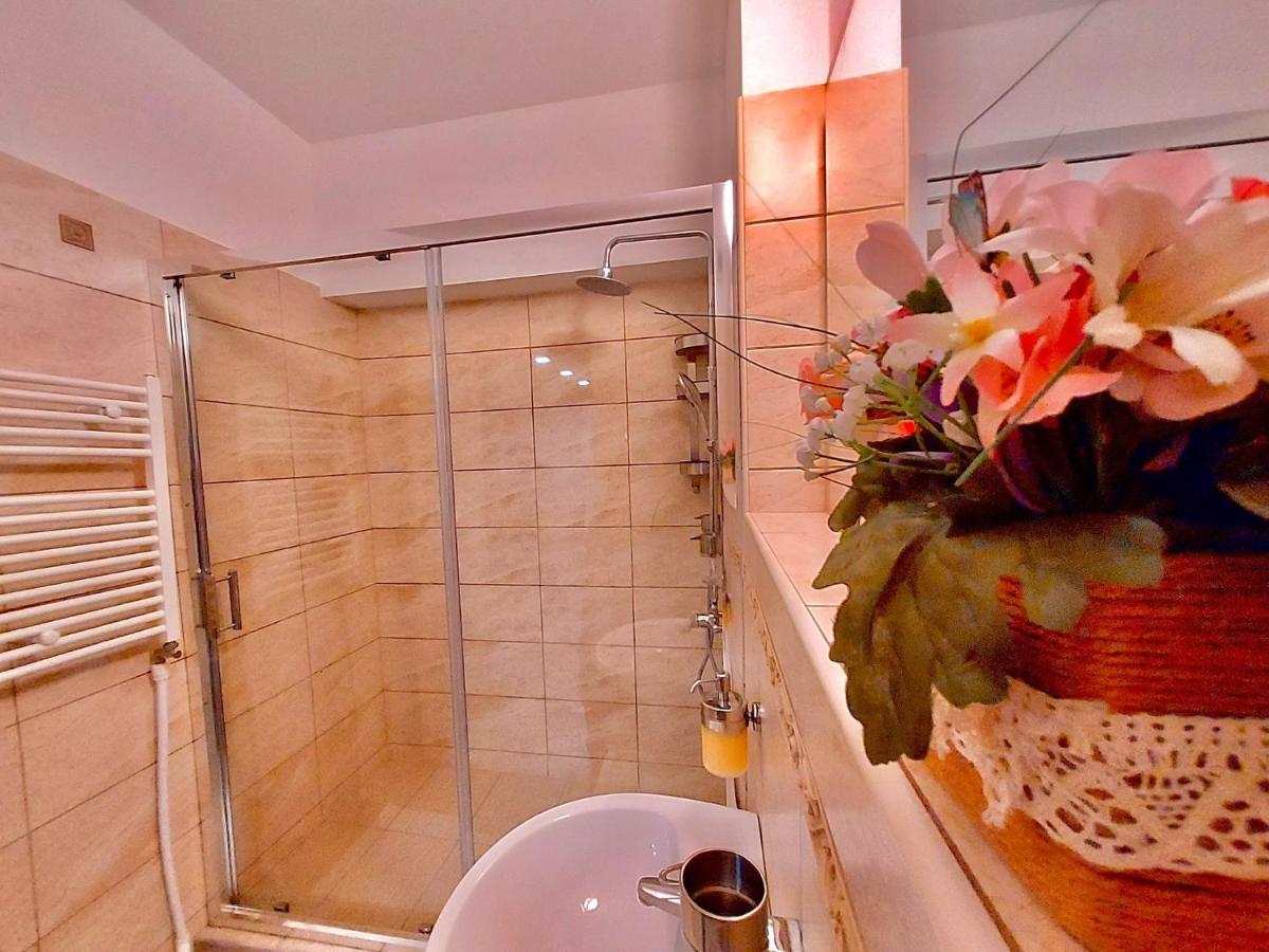 Criss Apartament Σινάια Εξωτερικό φωτογραφία