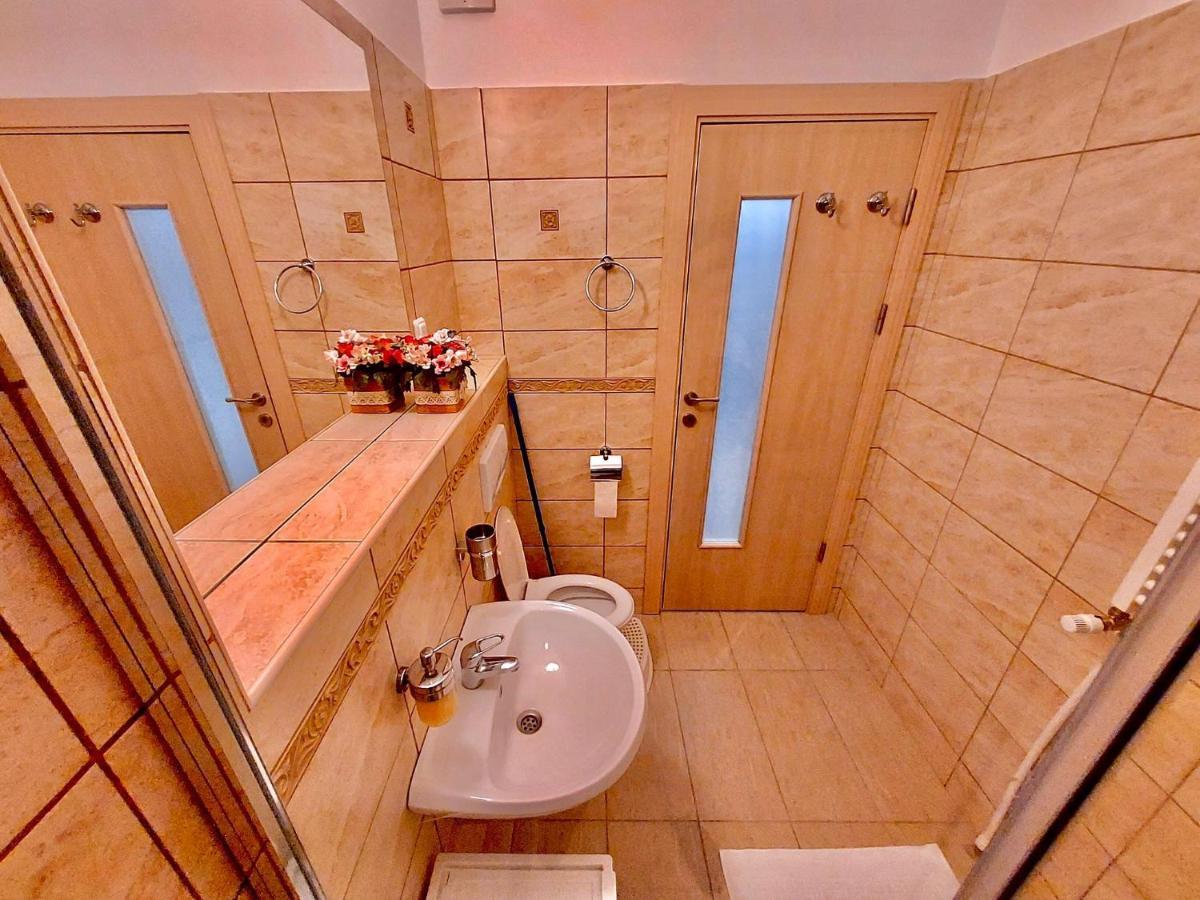 Criss Apartament Σινάια Εξωτερικό φωτογραφία