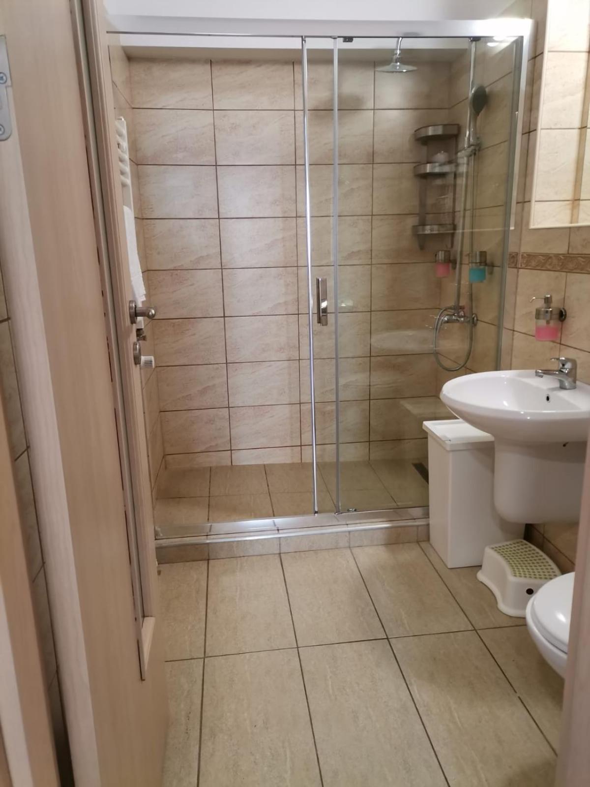 Criss Apartament Σινάια Εξωτερικό φωτογραφία